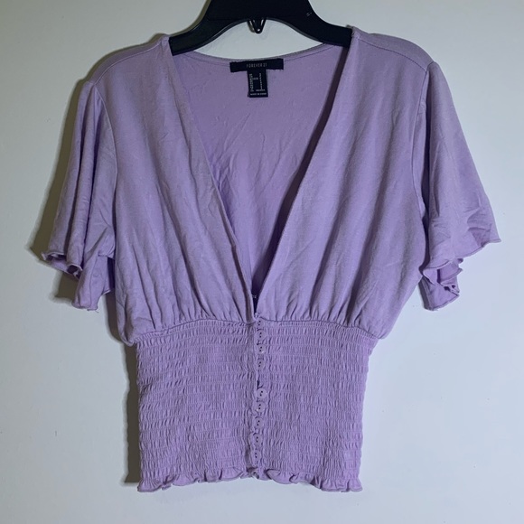 Low v neck lilac blouse with buttons half way up - Picture 4 of 5
